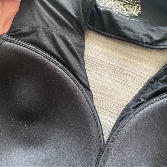 Victoria’s Secret Body by Victoria Wireless Bra - Picture 4 of 5